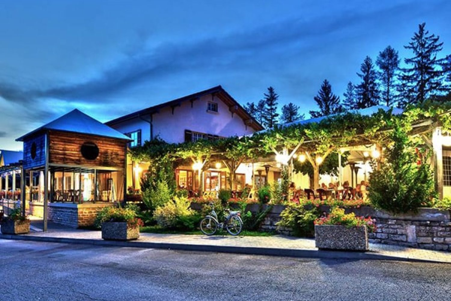 992967_530997443625445_1741938720_n